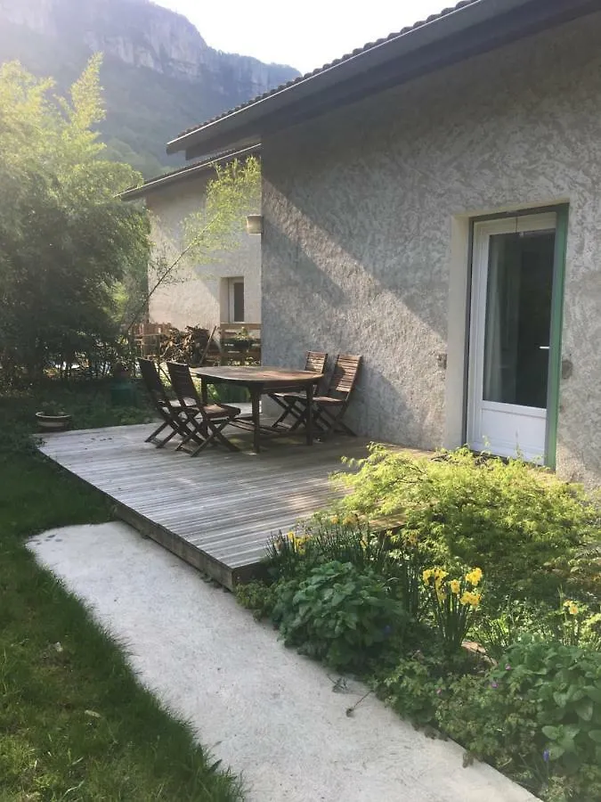 Buxus Land Apartment La Buisse France