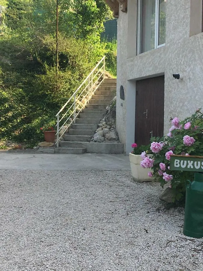 Buxus Land Apartment La Buisse
